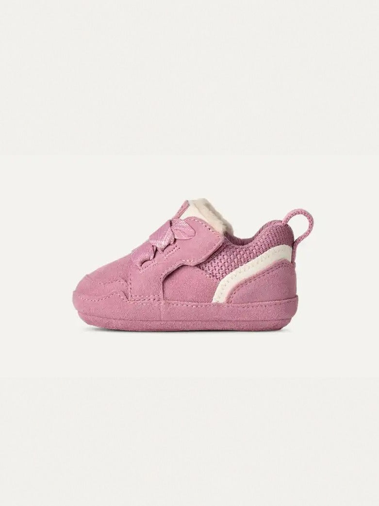 I BABY LOWMEL - DUSTY ORCHID by Ugg - Sko. 2026, 2601, ansattrabatt, Arkiveres?, Barn, Barn-unisex, Brando, brando-no, brandokids, Ekskluderte produkter, GADexclude, Gutt, Jente, mottatt30dager, Rabattkode, SHLP, Shoes