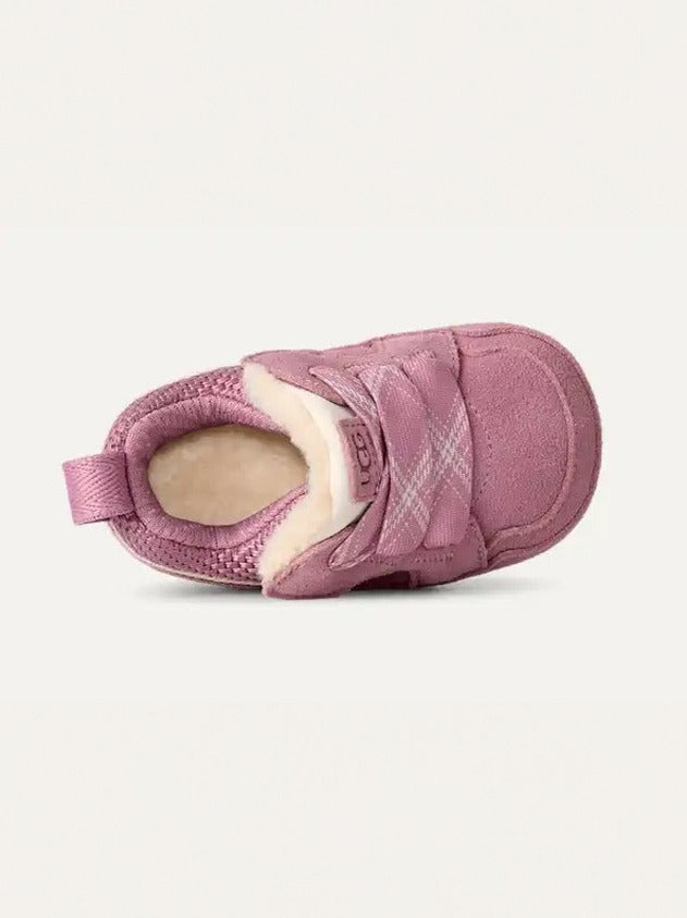 I BABY LOWMEL - DUSTY ORCHID by Ugg - Sko. 2026, 2601, ansattrabatt, Arkiveres?, Barn, Barn-unisex, Brando, brando-no, brandokids, Ekskluderte produkter, GADexclude, Gutt, Jente, mottatt30dager, Rabattkode, SHLP, Shoes