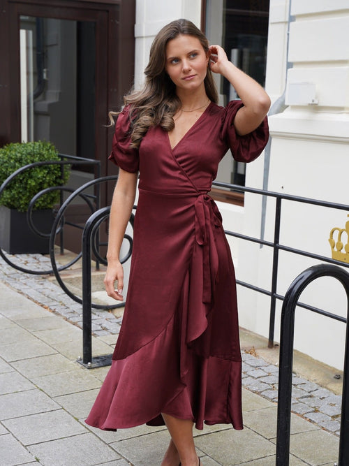 Sinda kjole - deep burgundy by A-View - Kjoler. 1+lagerHovedlager, 1+lagerJekta, 1+lagerSirkus, 1+lagerStrømmen, 1+lagerTriaden, 1+lagerTrondheimTorg, 2026, 2603, ansattrabatt, Brando, brando-no, Dame, Dresses, mottatt30dager, opprettetsiste2måneder, Pentøy, Publisert, Publisertsiste2måneder, Rabattkode, SHLP, YGroup_sindakjole