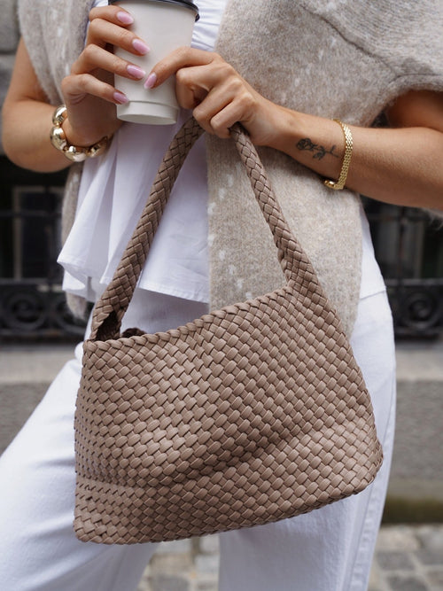 Mia skulder veske - taupe by BOW19 - Tilbehør. 1+lagerSirkus, 1+lagerStrømmen, 1+lagerTriaden, 1+lagerTrondheimTorg, 2026, 2601, ansattrabatt, Bags, Brando, brando-no, Dame, mottatt30dager, Publisert, Rabattkode, SHLP, YGroup_miaskulderveske