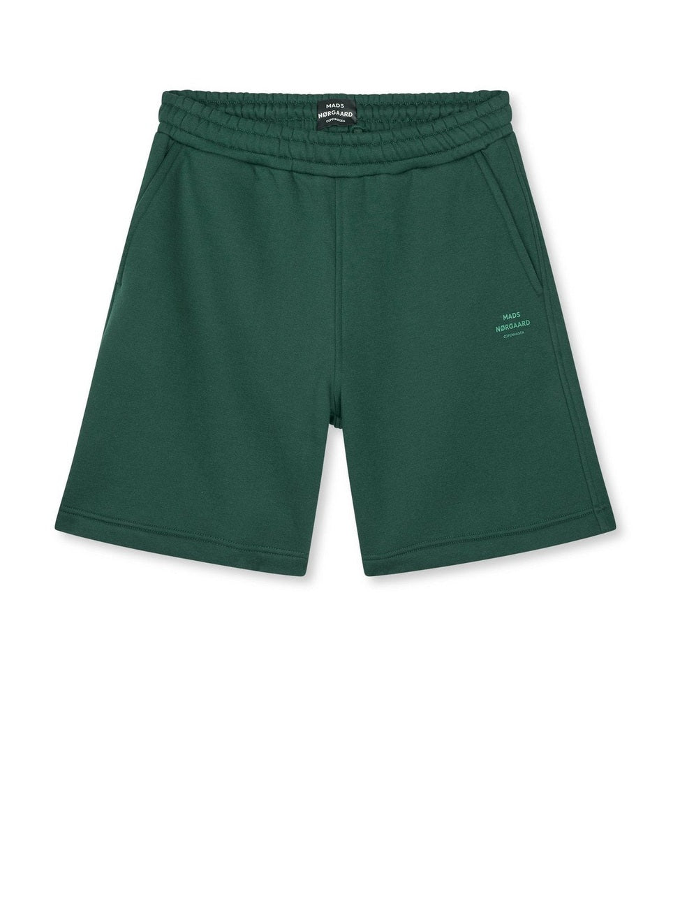 Mads Nørgaard Standard logo shorts - pine grove | Brando - brando.no
