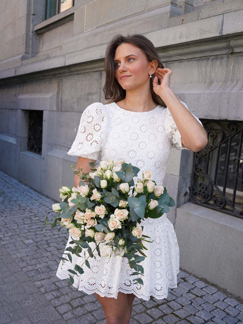 Marie kjole - white by Helene Studios - Kjoler. 1+lagerCitySyd, 1+lagerJekta, 1+lagerMoa, 1+lagerSirkus, 1+lagerStrømmen, 1+lagerTriaden, 1+lagerTrondheimTorg, 2025, 2025MWsommersalgstart30%, 2501, Aldrihattlager, Brando, brando-no, Dame, Dresses, Helene Studios, HSJansalg26, Kjoler, mottatt30dager, Nyttårssalg25, Pentøy, Pentøy25, Publisert, SHLP, SKYBERNT, Strikk, VÆRTUTSOLGT, YGroup_mariekjole