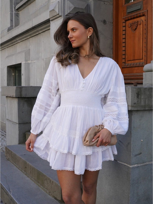 Miri long sleeve kjole - white by Helene Studios - Kjoler. 1+lagerJekta, 1+lagerSirkus, 1+lagerStrømmen, 1+lagerTrondheimTorg, 2026, 2602, ansattrabatt, Brando, brando-no, Dame, Dresses, mottatt30dager, Pentøy, Publisert, Rabattkode, SHLP, YGroup_mirilongsleevekjole