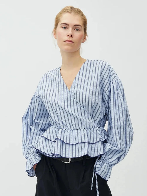 Rothko bluse - serenity blue stripe by MbyM / Message - Bluse. 2025, 2502, ansattrabatt, Bluse og topp, Brando, brando-no, Dame, mottatt30dager, Pentøy, Rabattkode, SHLP, Tops