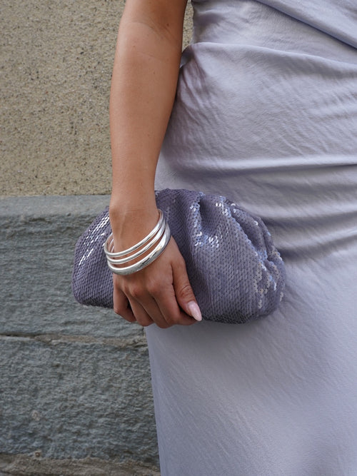 Sequin clutch bag - grey by Sui Ava - Tilbehør. 1+lagerSirkus, 1+lagerStrømmen, 1+lagerTrondheimTorg, 2026, 2601, ansattrabatt, Bags, Brando, brando-no, Dame, mottatt30dager, Pentøy, Publisert, Rabattkode, SHLP, YGroup_sequinclutchbag