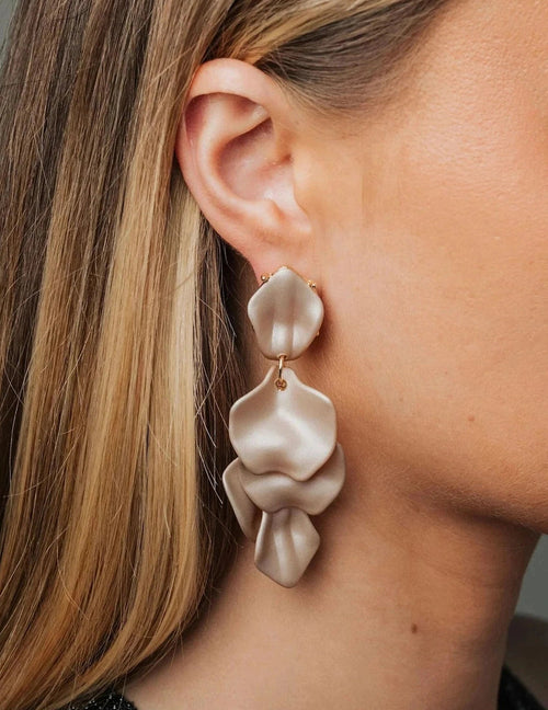 Leaf earrings pearl - pearl nougat BOW19