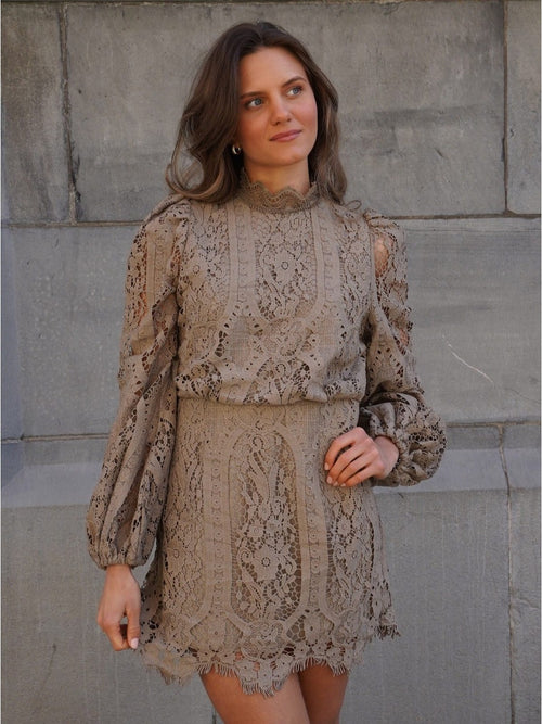 Bianca kjole - taupe by Golightly - Kjoler. 1+lagerSirkus, 1+lagerStrømmen, 1+lagerTrondheimTorg, 2026, 2601, ansattrabatt, Brando, brando-no, Dame, Dresses, Ekskluderte produkter, Pentøy, Publisert, Publisertsiste2måneder, SHLP, YGroup_biancakjole