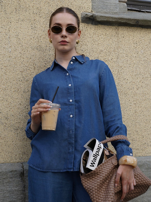 Janna viva skjorte - medium blue denim by Selected Femme - Skjorte. 1+lagerSirkus, 1+lagerTriaden, 1+lagerTrondheimTorg, 2026, 2601, ansattrabatt, Brando, brando-no, Dame, opprettetsiste2måneder, Publisert, Rabattkode, Shirts, SHLP, YGroup_jannavivaskjorte