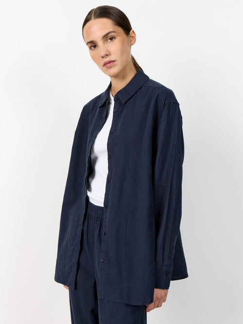 Naja lin skjorte - dark navy by Levete Room - Skjorte. 2026, 2602, Brando, brando-no, Dame, Nyhet, Shirts, SHLP