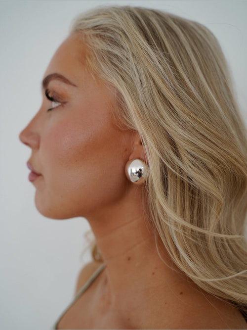 Big øredobber - silver by BOW19 - Tilbehør. 1+lagerSirkus, 1+lagerStrømmen, 1+lagerTrondheimTorg, 2025, 2504, Accessories, Aldrihattlager, ansattrabatt, Brando, brando-no, Dame, Mina, Publisert, Publisertsiste2måneder, Rabattkode, SHLP, YGroup_bigøredobber