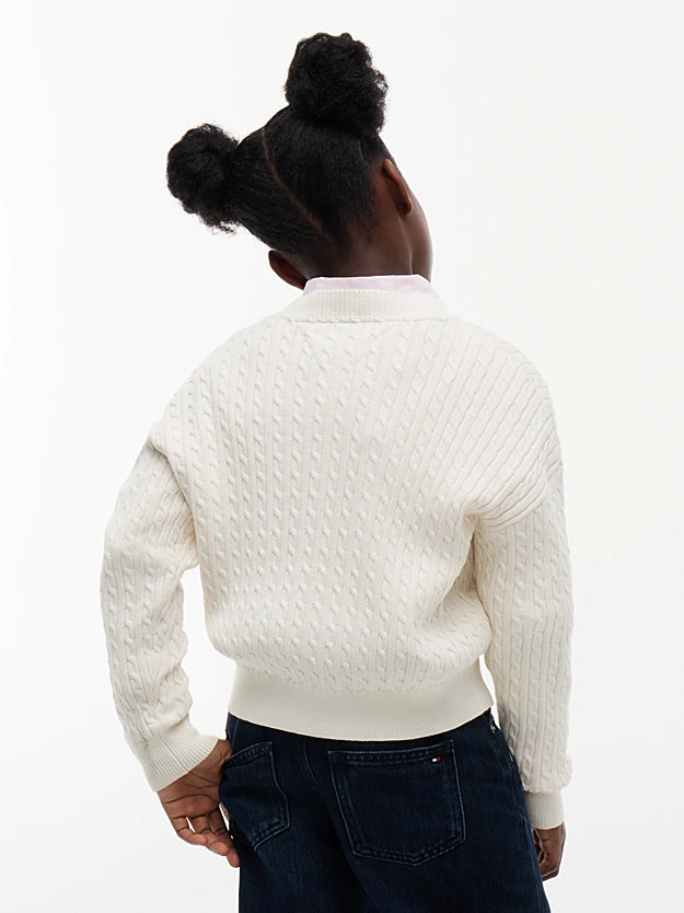 CABLE COTTON KNIT SWEATER - IVORY PETAL by Tommy Hilfiger - Genser. 2027, 2701, ansattrabatt, Barn, Brando, brando-no, brandokids, Jente, mottatt30dager, SHLP, Sweater
