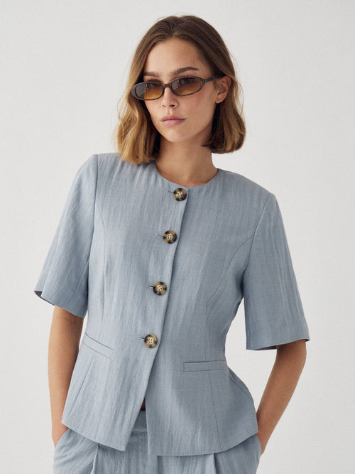 Kasaundra lin topp - Dove Blue by Noella - Topp. 2026, 2602, Aldrihattlager, Brando, brando-no, Dame, mottatt30dager, SHLP, Tailoring