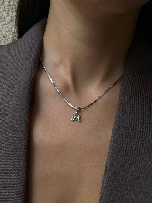 Bone letter halskjede - silver by WHO IS SHE - Tilbehør. 2026, 2602, Accessories, Brando, brando-no, Dame, Rabattkode, SHLP