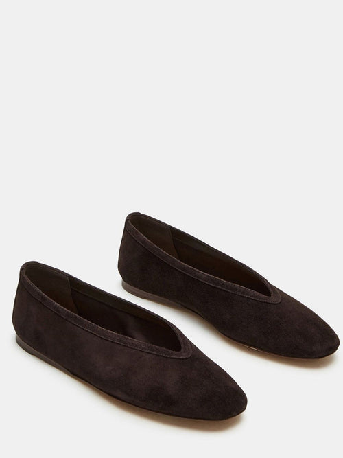 Steve Madden Leni ballerina sko i brun semsket skinn, sett forfra