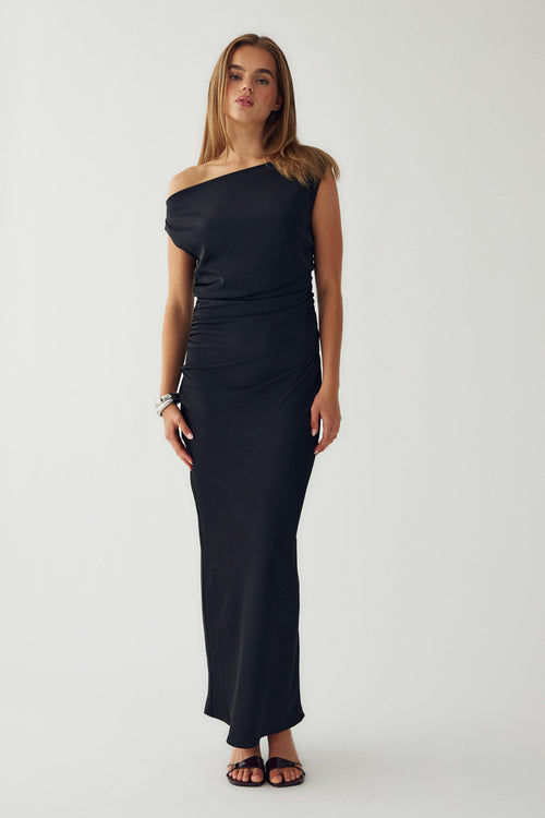 Mignonette kjole i black - front, modellbilde