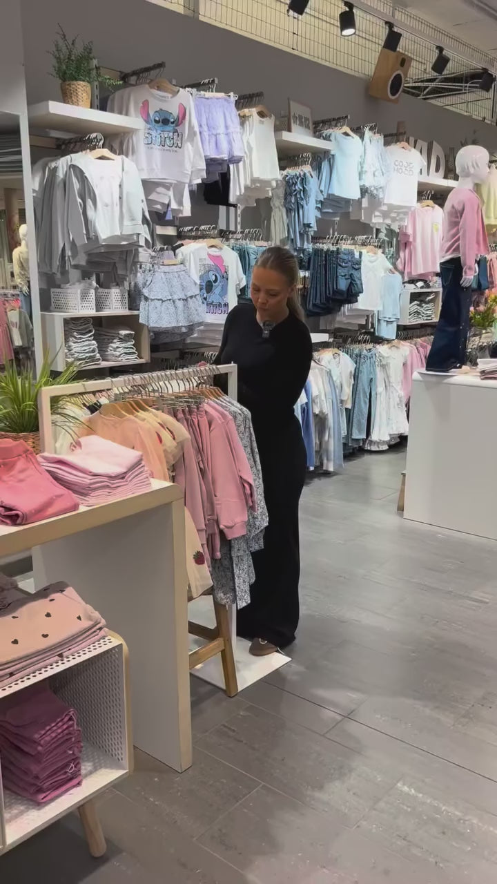 Brando Kids: Mina viser yttertøyet vi selger best av om dagen, Olly parkdress🤍