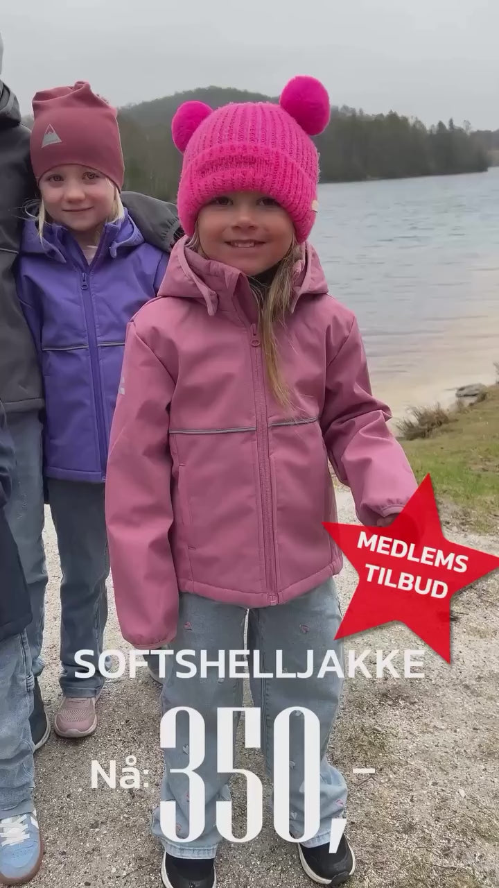 brandokids_amanda: Medlemstilbud på de populære Coma softshell jakkene!❤️ Lune og gode med tynt lag med fleece på innsiden og 5000mm i vann