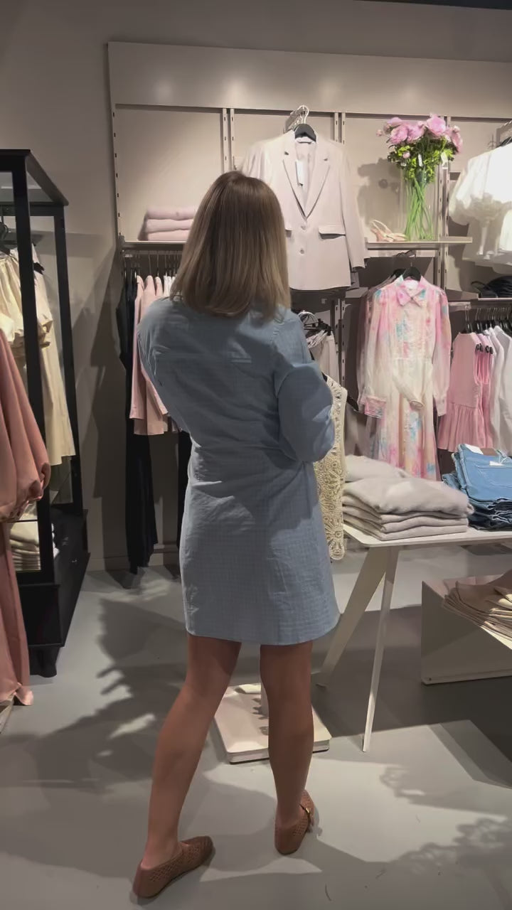 Brando: Maria viser tre lange sommerkjoler🤍

#sommmerkjoler #trending #suncoo #golightly #noella