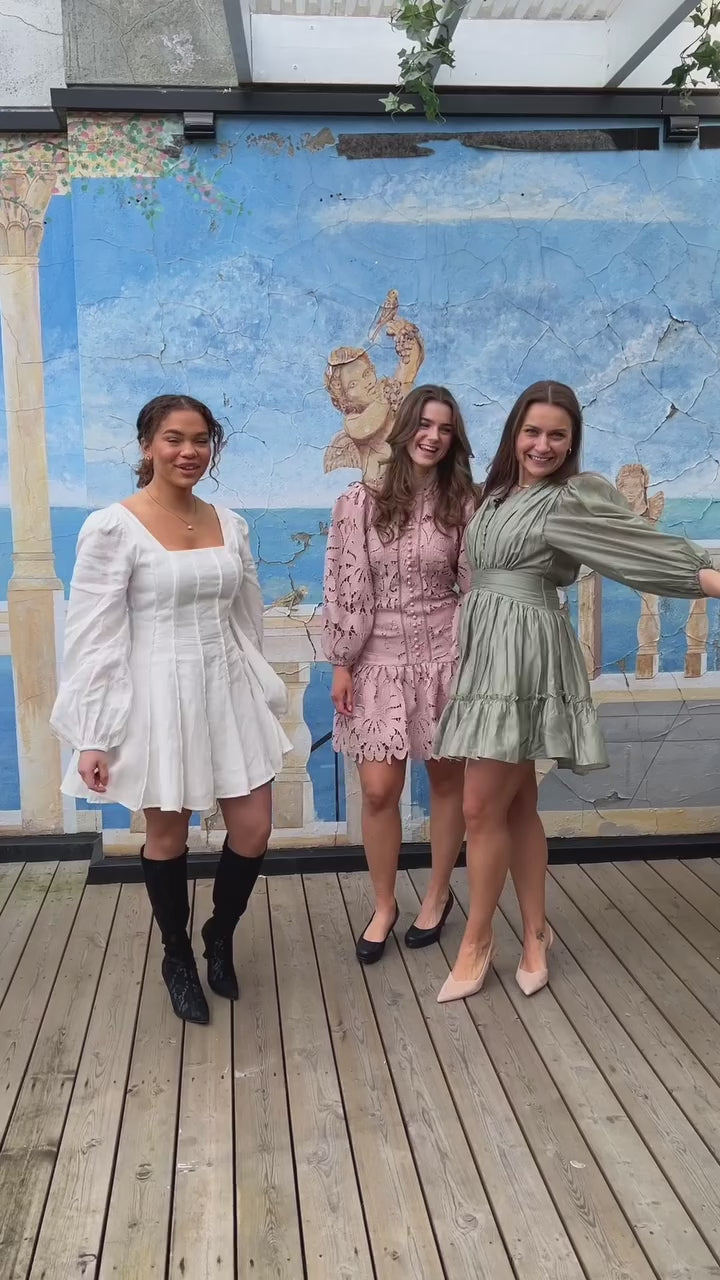 Brando: Wow!🤩 Trenger du ny kjole til selskap i sommer? Kjolene fra sommerkolleksjonen til Golightly er bare så nydelige! 😮‍💨🌸🍃
