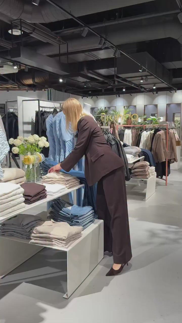 Brando: Maria viser 3 nyheter fra Helene Studios🍂🤎

#trending #brandono #helenestudios #newin #nyheter