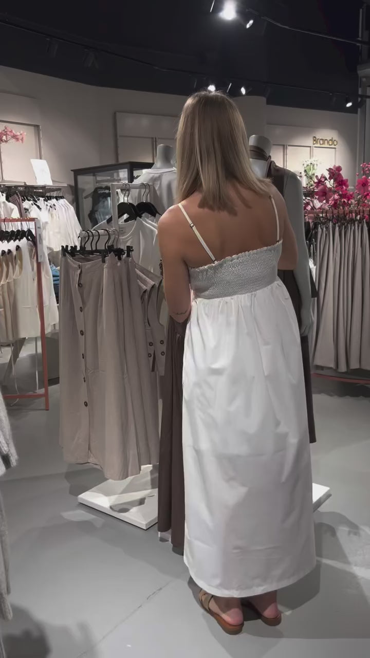 Brando: Maria styler antrekk til sommerfest✨

#summeroutfits #linen #noella #golightly #trending