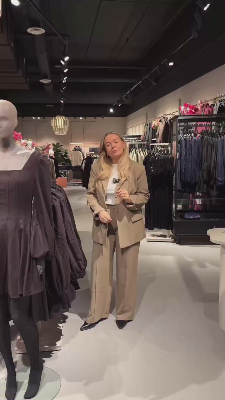 Brando: Style et basic antrekk med Gøril🤍

#stylewithus #basicoutfit #styling #trending #brandono