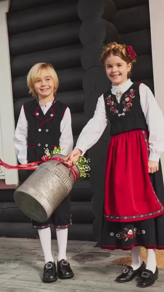 Brando Kids: Nydelige festdrakter fra Name it!🇳🇴 Vi har festdrakter og tilbehør fra str.50-152!🥰
