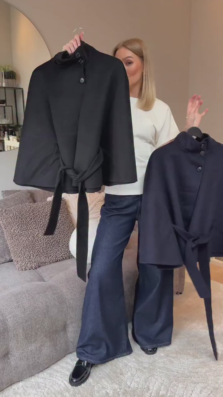 Brando: New favorite🖤🦋

Perfekt jakke nå fremover fra Yas🍂🫶🏼

#falljacket #trending #yas #brandono