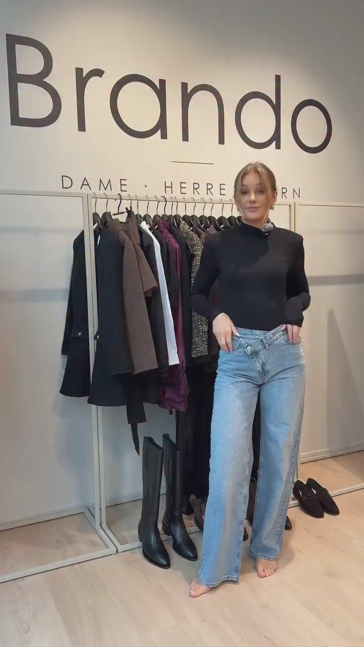 Brando: Must have i garderoben🖤 Paola body

#brandono #trending #helenestudios #musthave