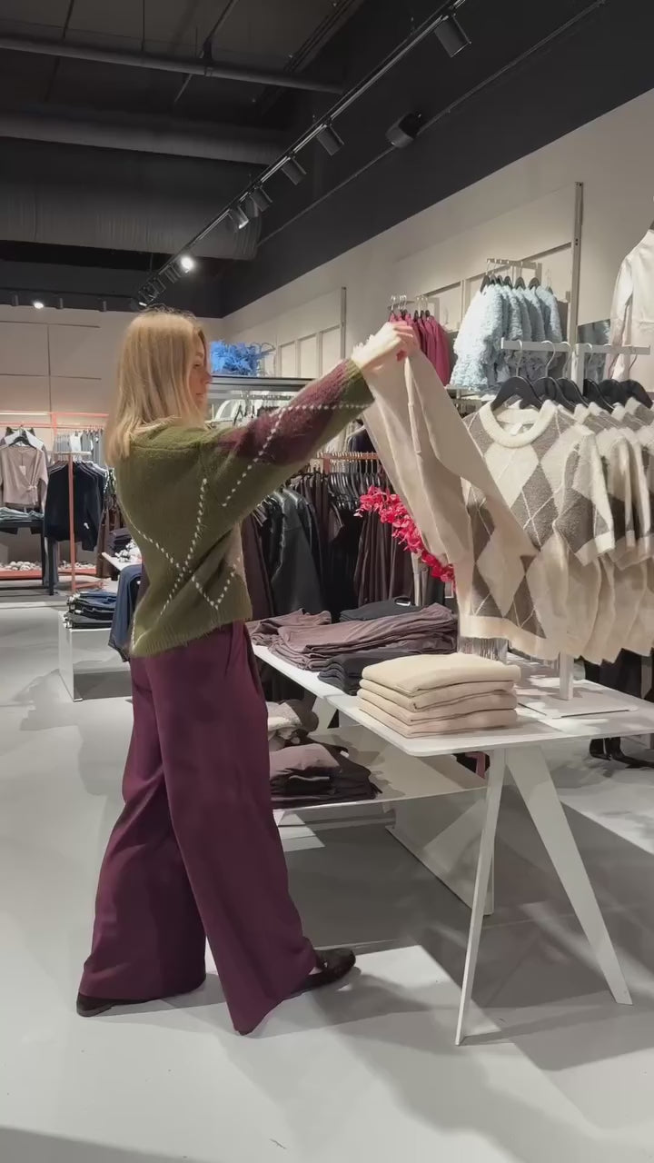 Brando: Mange spurte om denne skjorta fra forrige video, Marlon🩵

#noella #marlonshirt #trending #brandono