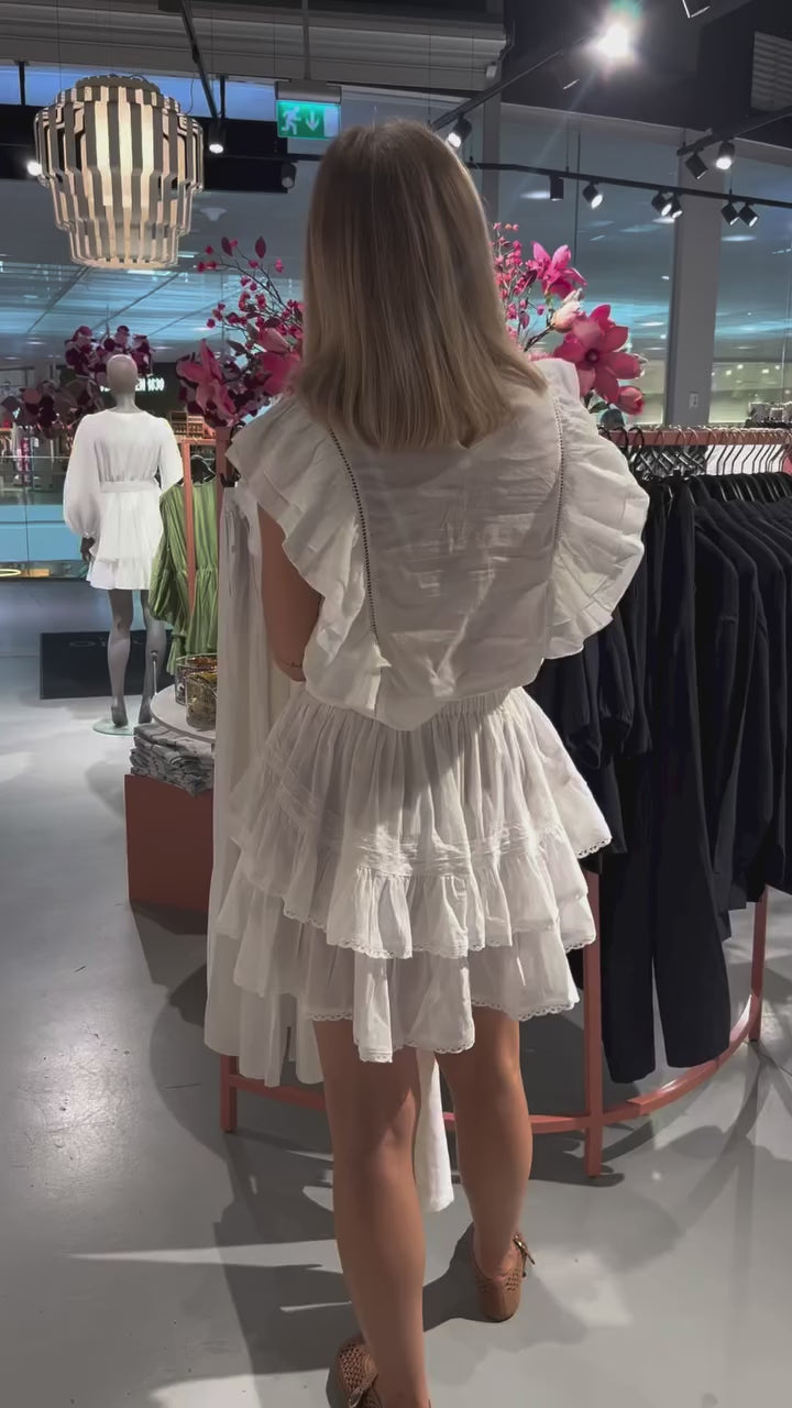 Brando: Maria styler antrekk fra sommersalget🌿🤍

#selected #sale #summeroutfit #brandono