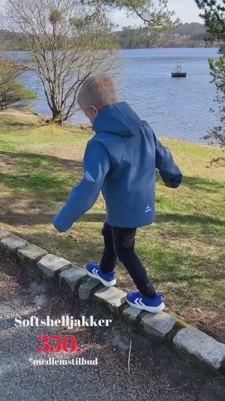 Brando Kids: Medlemstilbud på softshelljakker i 4 forskjellige fine farger!🥰 Str.86-152