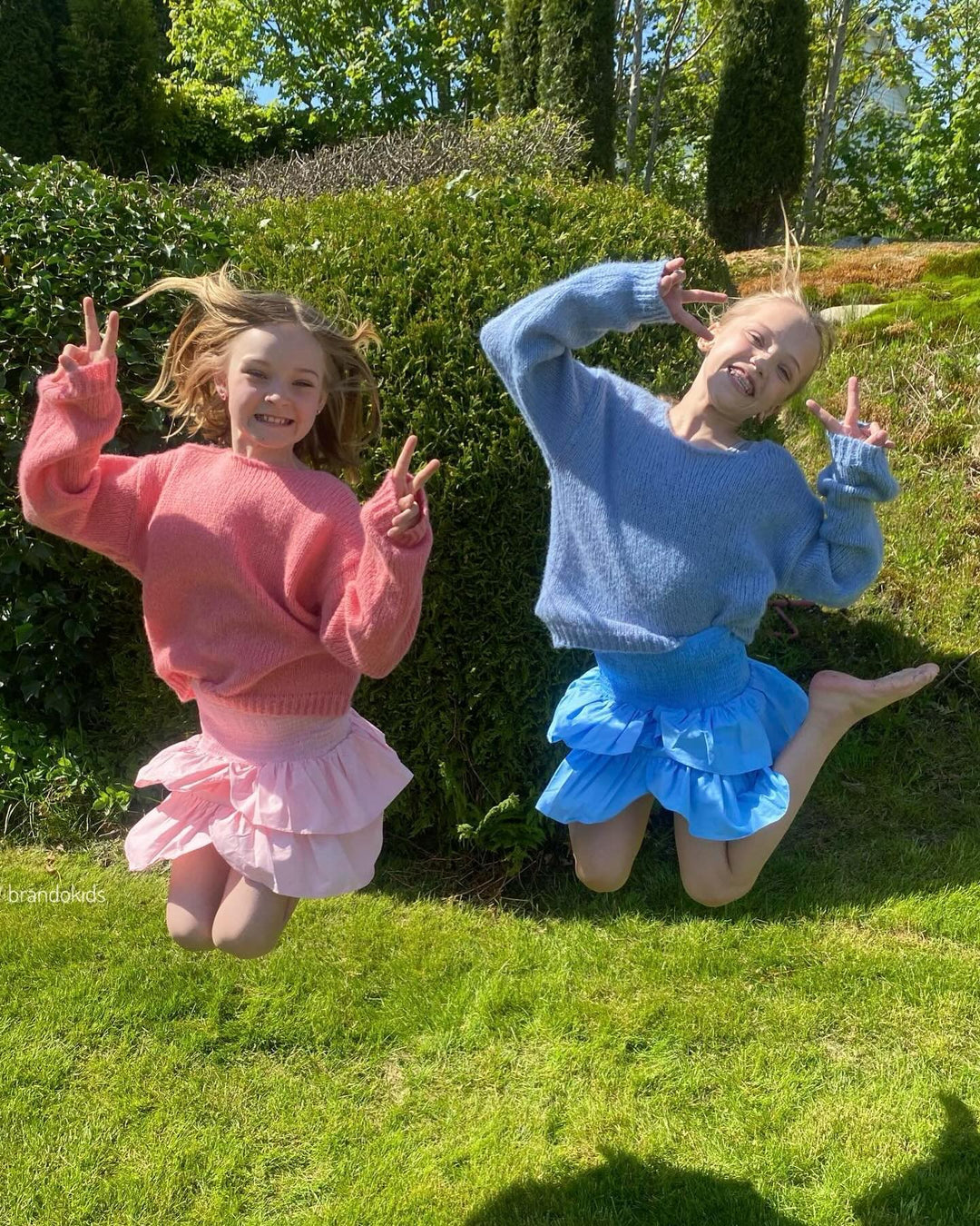 Brando Kids: Vi er hoppende glade for at dette deilige været ser ut til å fortsette neste uke!☀️ Klikk deg inn på brandokids.no og ta