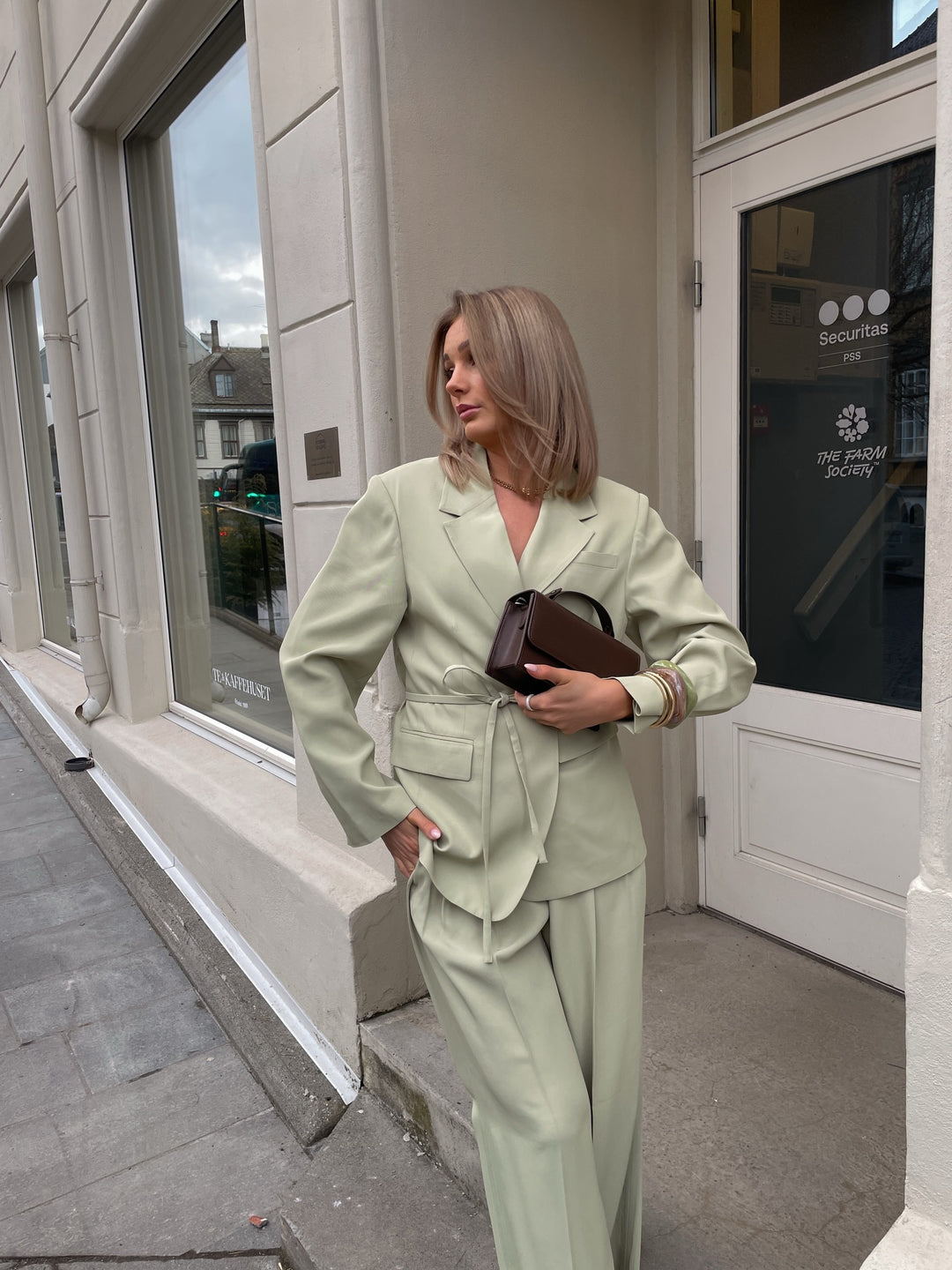 Brando: Ellie suit🌿

Ny favoritt i garderoben, finnes i hvit og grønn🤍

#selectedwoman #newin #spring