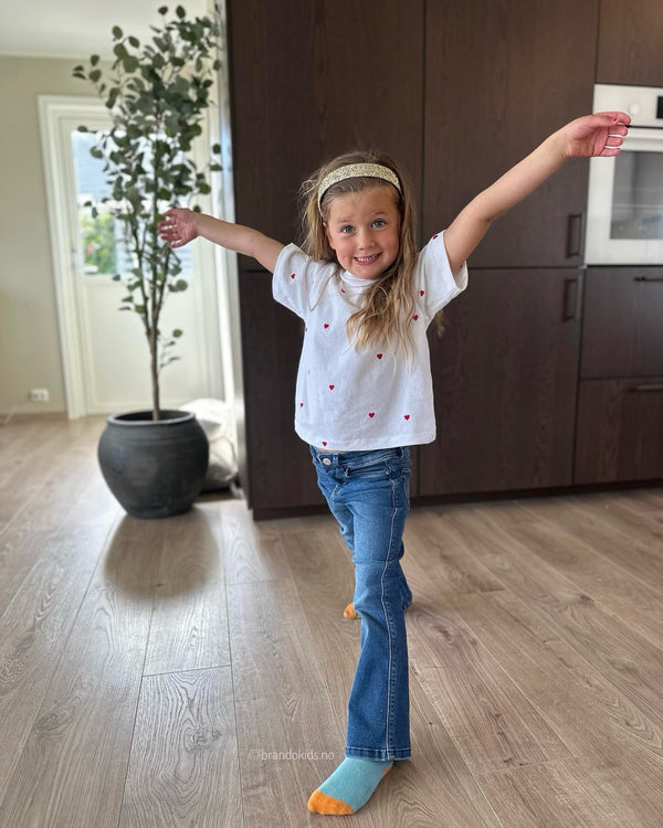 Brando Kids: Hva er vel bedre enn en stilig slengbukse med masse stretch?🤩 Denne fine har vi også i en lysere variant!🙌🏻 Str.116-152

