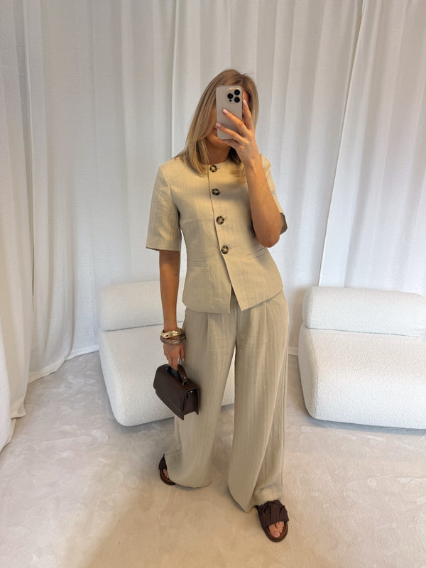 Brando: Dreamy linen set☁️

Det perfekte linsettet til både pent og hverdag i sommer🤍

#matchendesett #sommer #lin #linsett #no