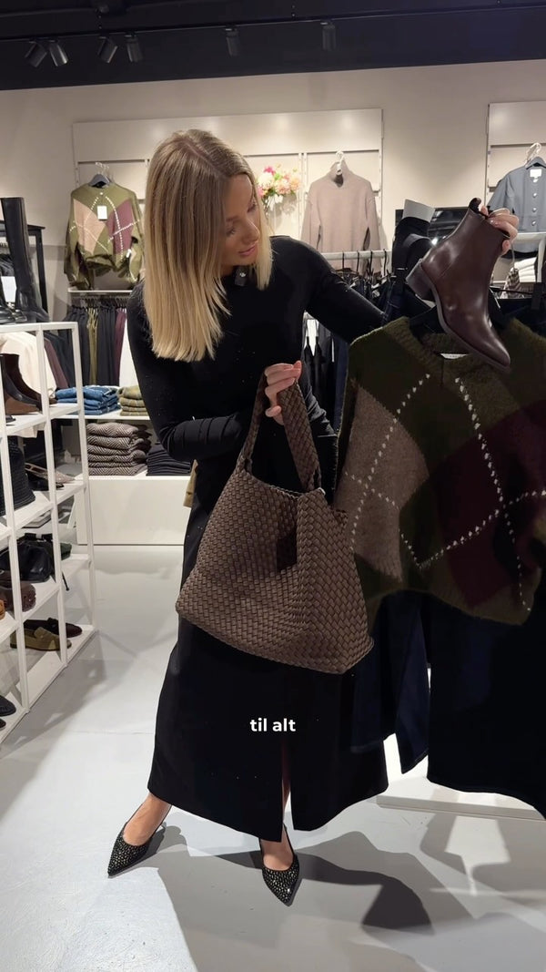 Brando: Style Lai knit med oss💚🍇

Nydelig strikk fra Noella i høstens fineste farger✨

#noella #ootd #stylewithus #brandono #tre