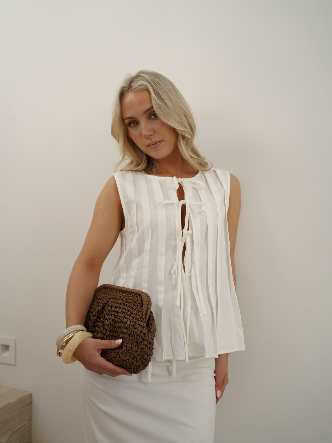 Brando: Linen-season🌾

Vi elsker dette settet fra A-view med maxi-skjørt og knytetopp i linblanding🖤🤍

#linenset #maxiskirt #