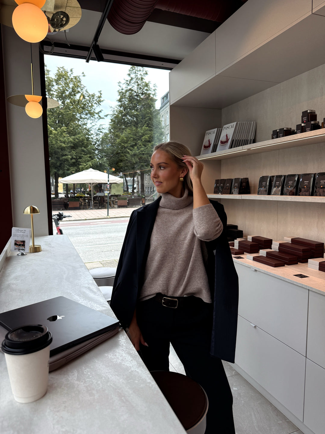 Brando: Ready for work sessions at a cafe this fall🍂💻

#backtowork #backtoschool #trending #ootd #brandono