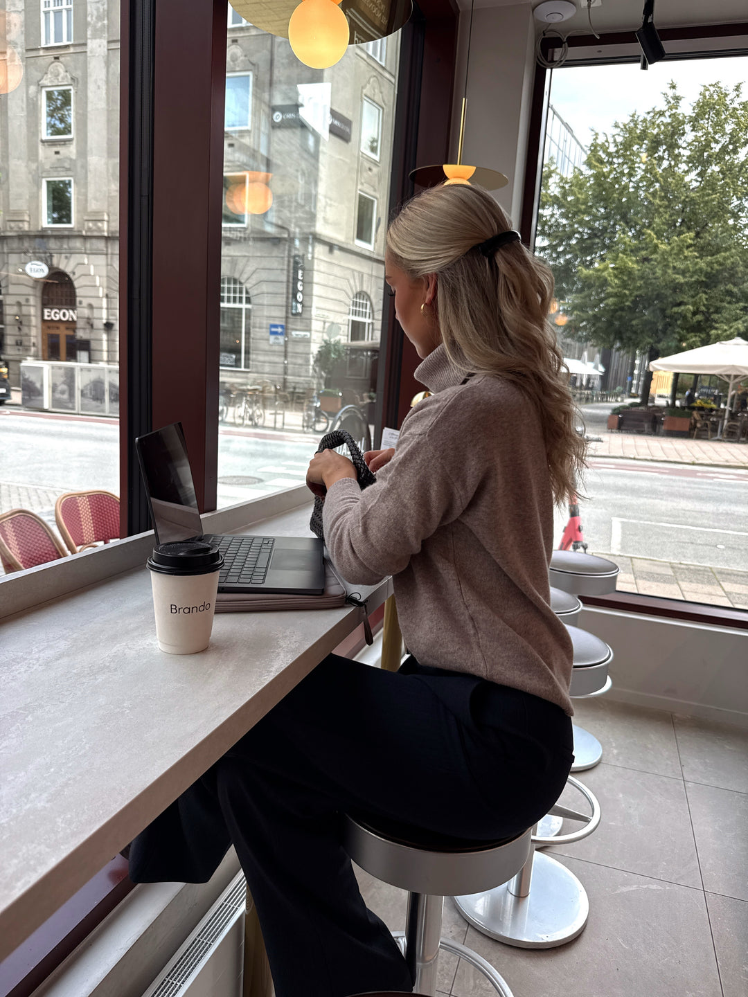Brando: Ready for work sessions at a cafe this fall🍂💻

#backtowork #backtoschool #trending #ootd #brandono