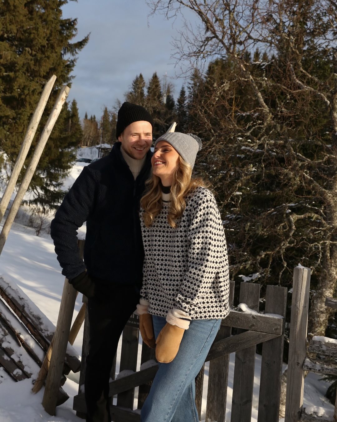 Brando: VM nærmer seg, og vi er klare! Er du? Hold deg varm og stilfull med nye VM-klær. ❄️⛷️ #VMready #HeieMedStil