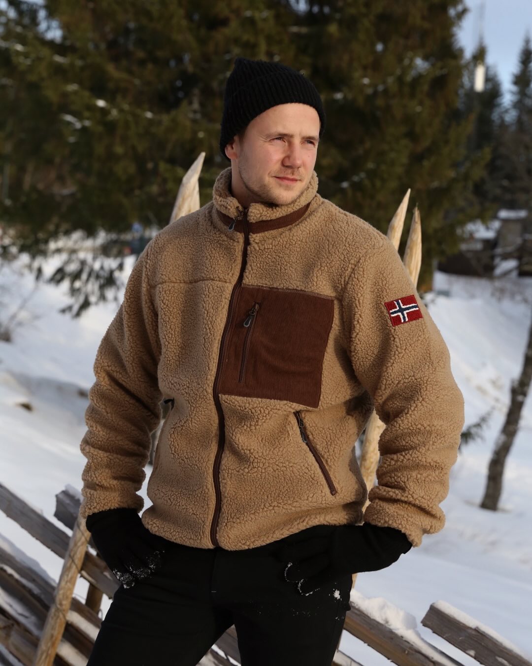 Brando: VM nærmer seg, og vi er klare! Er du? Hold deg varm og stilfull med nye VM-klær. ❄️⛷️ #VMready #HeieMedStil