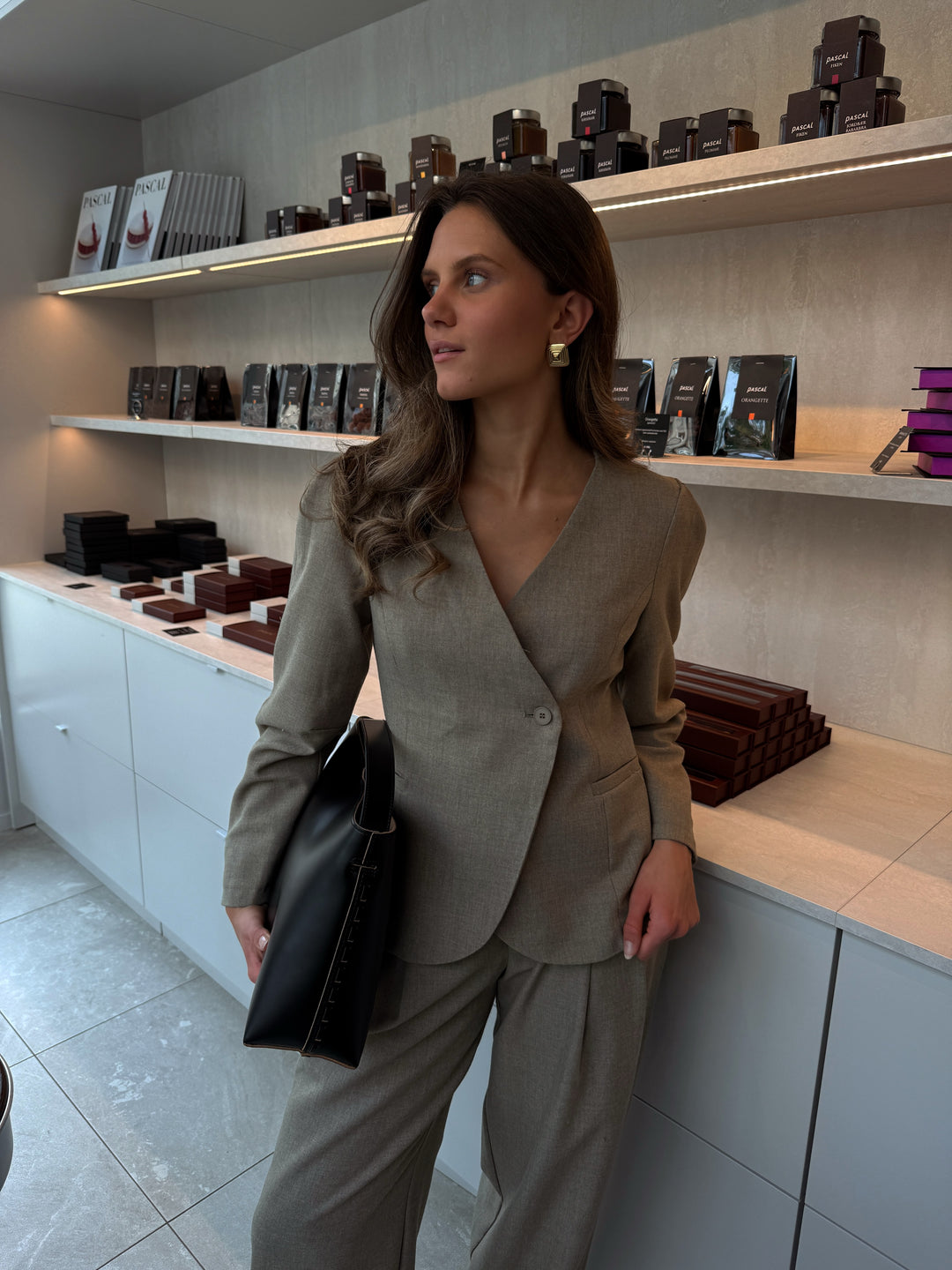 Brando: Suit up🍂🤍💻

Diane blazer og Viole bukse fra MbyM🤍

#mbym #suitup #trending #brandono