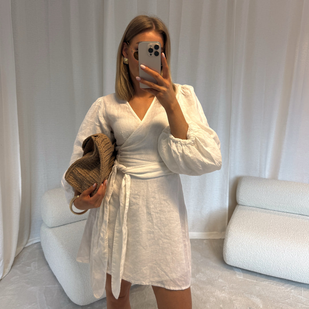 Brando: Perfect linen dress☁️

Nå får du denne på sommersalget!✨ 
Sikre deg nå!

#linendress #summersale #helenestudios #brandno