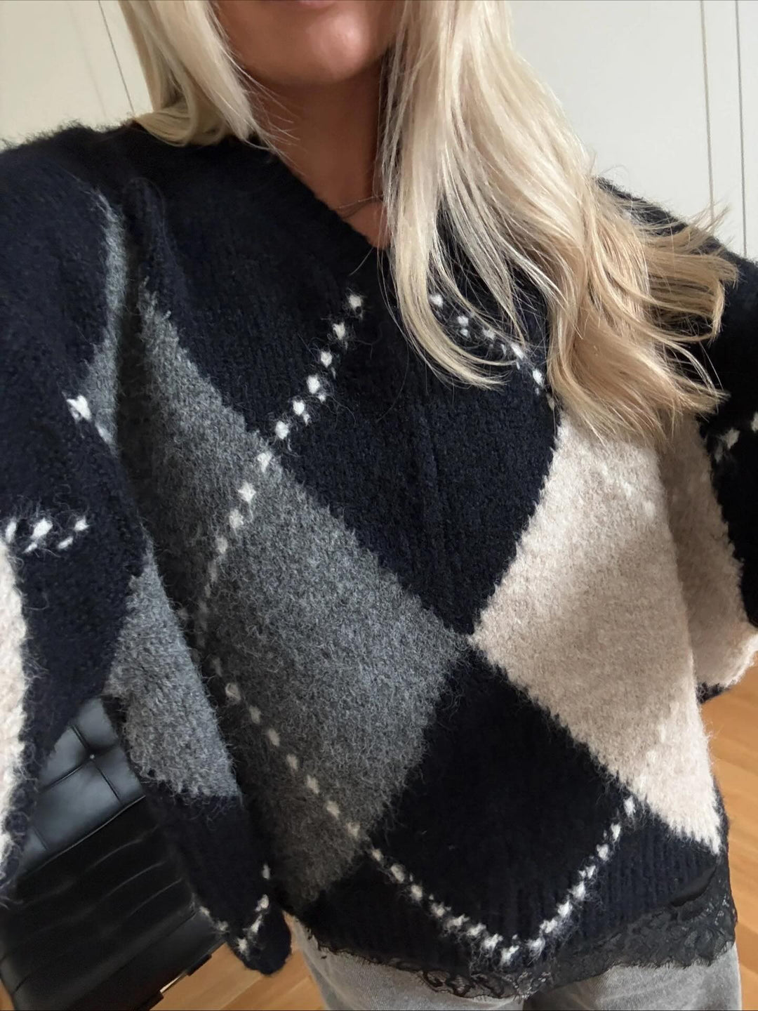 Brando: ✨ Nyhet! Sesongens fineste genser og cardigan – perfekte under treet.