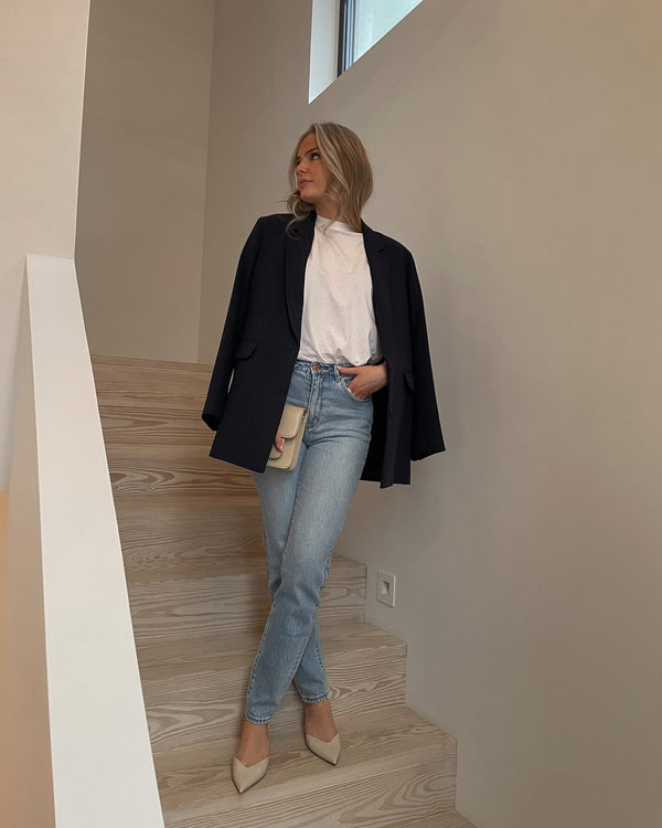 Brando: Våren er på vei, og det betyr at det er på tide å oppgradere garderoben med perfekte jeans 🤍🌿 #DenimVibes