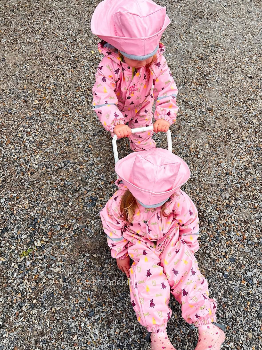 Brando Kids: Så nydelige i helårsdressene fra Kattnakken🩷 @powelljennifer_