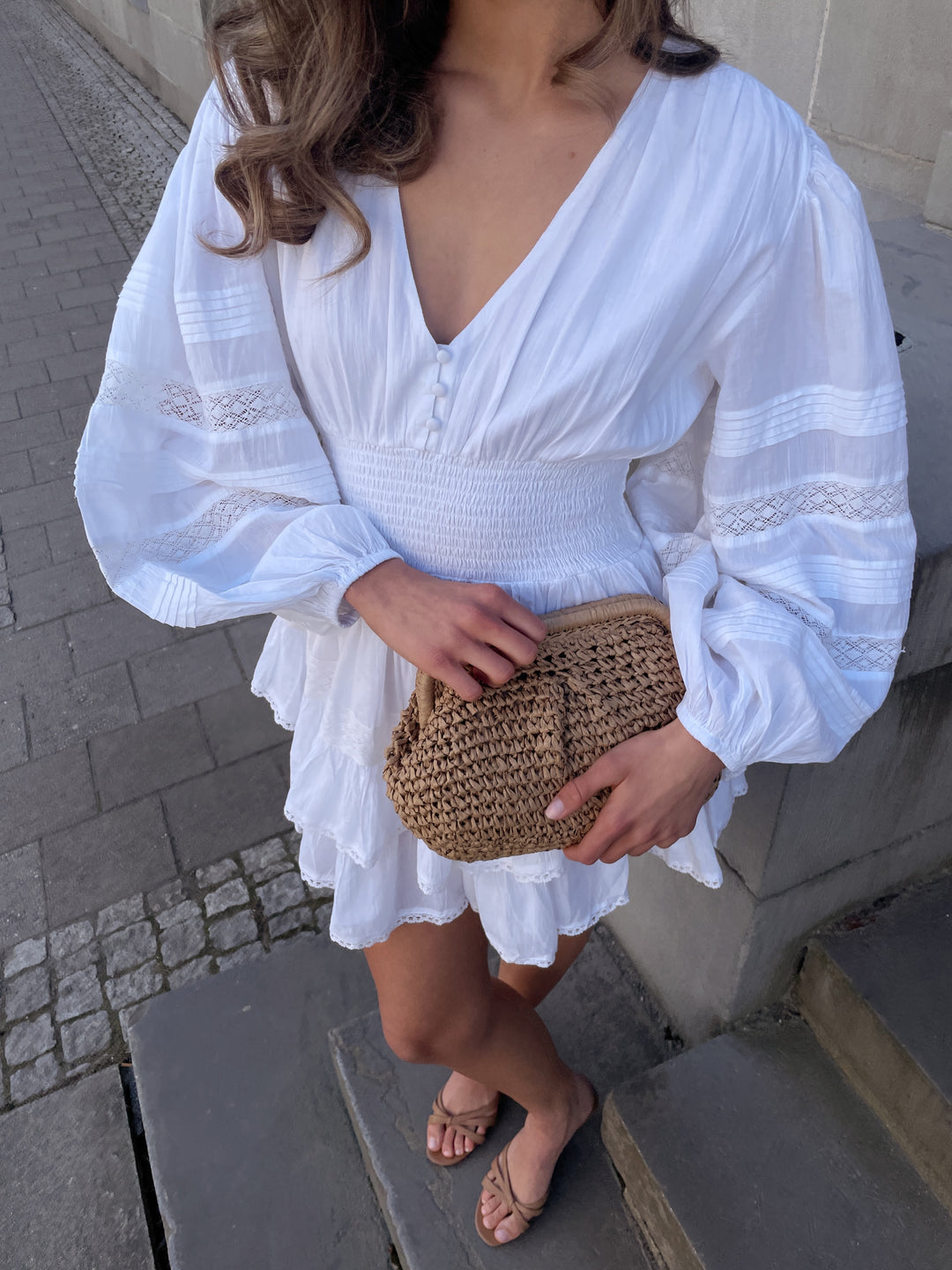 Brando: White summer dresses🤍

Alle må ha minst en i sin garderobe🍦

#sommerkjole #hvitkjole #helenestudios #miridress