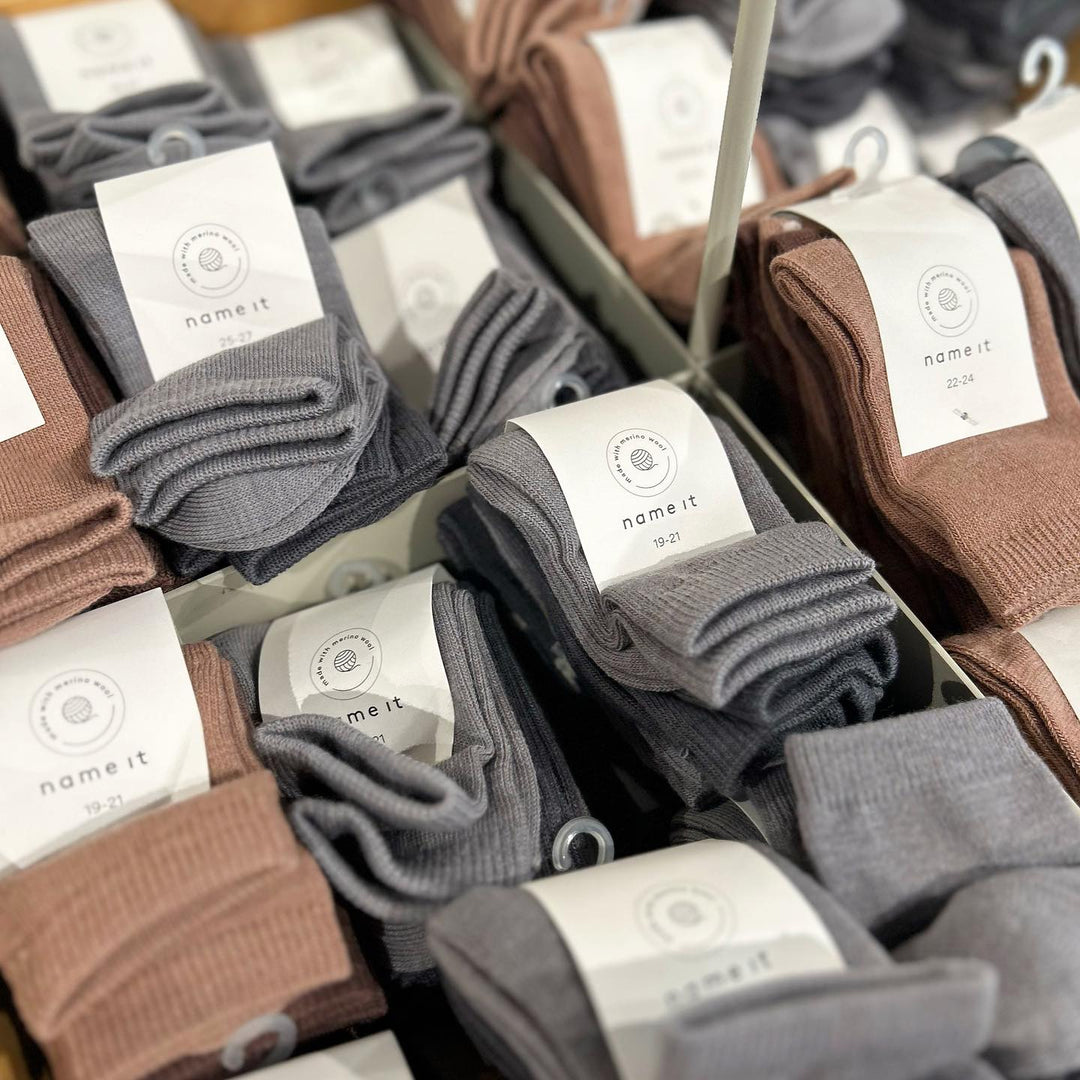 Brando Kids: De populære 4pk tynne ullsokkene fra Name it er tilbake fra baby størrelser og helt opp til str.39!🤩