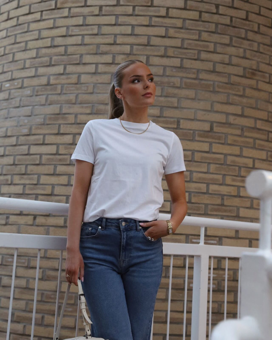 Brando: Tid for å oppgradere garderoben med det viktigste. Basic t-skjorter og jeans 🤍👖#PerfectBasic